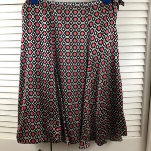 Max Studio Specialty flowy silk skirt w/lining